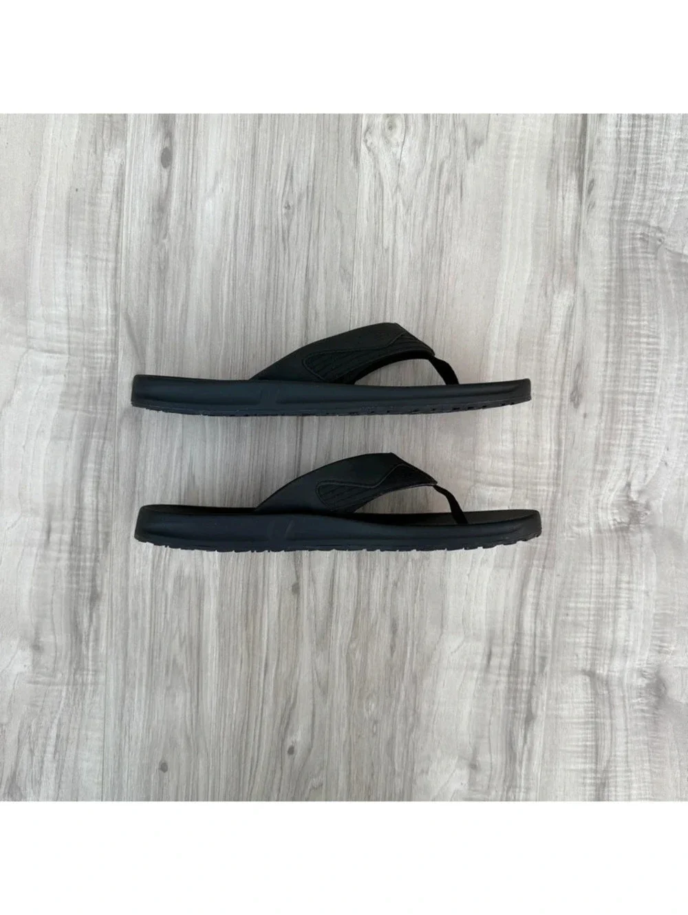 Flojos Men's Flip Flop Sandals in black